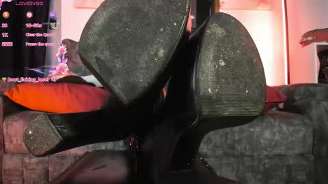 Snapshot of luanadabbraccio_ chatting on February 27, 2:50 pm luanadabbraccio_ online show from February 27, 2:50 pm