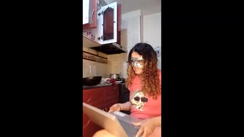 luanapowerful online show from December 16, 12:48 am