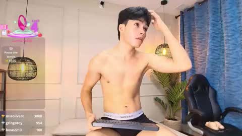 Snapshot of luandy_ chatting on November 17, 7:41 pm lUAN online show from November 17, 7:41 pm