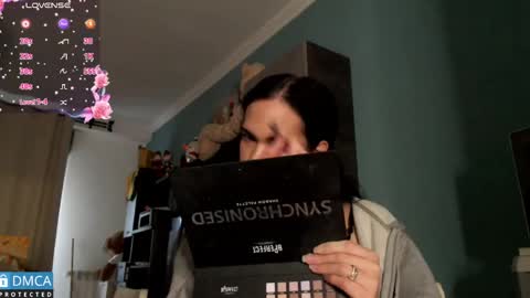 Snapshot of luara_ chatting on May 16, 6:17 pm luara_ online show from May 16, 6:17 pm