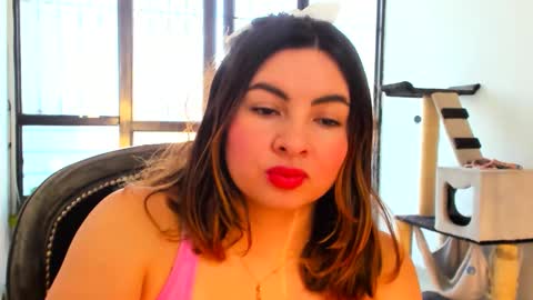 luara__01__lecat_1 online show from November 25, 9:48 pm