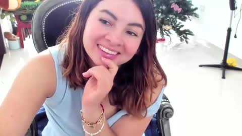 luara__01__lecat_1 online show from December 2, 6:14 pm