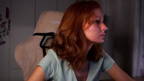 Snapshot of lubafox chatting on June 22, 8:50 pm Luba online show from June 22, 8:50 pm