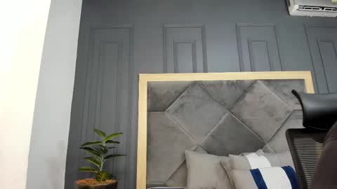 luca_morettii online show from November 8, 12:05 pm