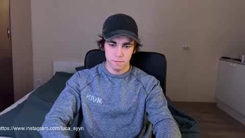 Snapshot of luca_syn chatting on September 9, 4:28 pm Luca S online show from September 9, 4:28 pm