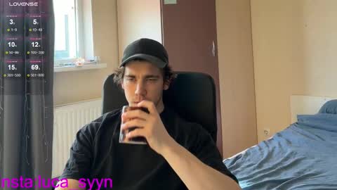 Snapshot of luca_syn chatting on October 5, 6:12 am Luca S online show from October 5, 6:12 am