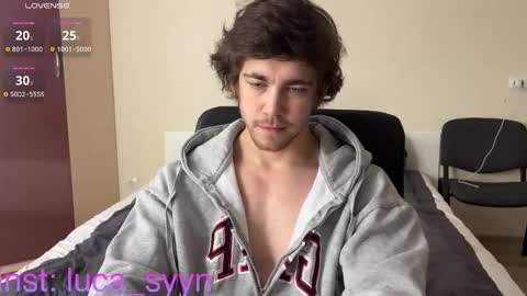 Snapshot of luca_syn chatting on October 16, 10:05 am Luca S online show from October 16, 10:05 am