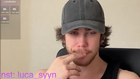 Snapshot of luca_syn chatting on October 25, 11:40 am Luca S online show from October 25, 11:40 am