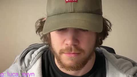 Snapshot of luca_syn chatting on November 22, 10:25 am Luca S online show from November 22, 10:25 am