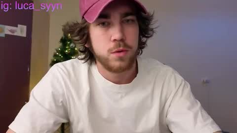 Snapshot of luca_syn chatting on December 17, 10:27 pm Luca S online show from December 17, 10:27 pm