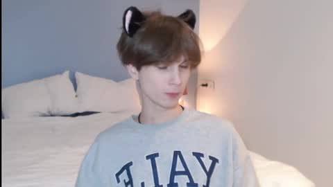 Snapshot of lucacharm chatting on December 24, 8:05 pm lucacharm online show from December 24, 8:05 pm