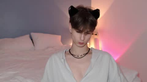 Snapshot of lucacharm chatting on January 2, 10:33 pm lucacharm online show from January 2, 10:33 pm