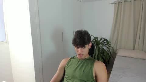 lucacosta19 online show from May 5, 9:12 pm