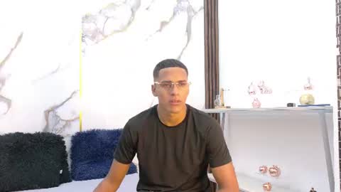 lucas837481 online show from July 3, 12:17 am