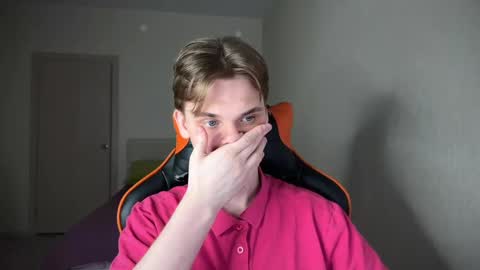 Lucas Gill online show from February 24, 1:57 am