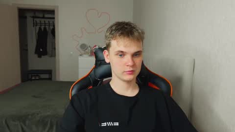 Lucas Gill online show from September 29, 2:38 am