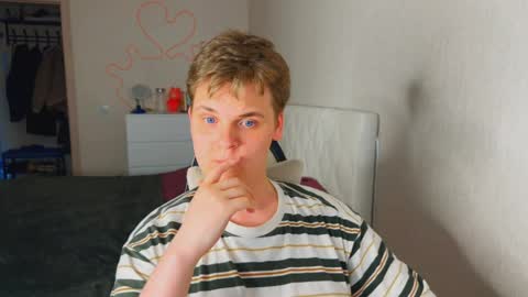 Lucas Gill online show from April 3, 1:20 pm