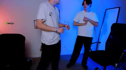 lucas_long_ online show from September 18, 1:02 pm