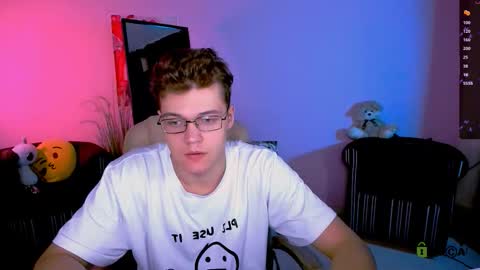 lucas_long_ online show from October 16, 5:19 am