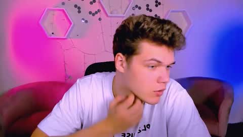 lucas_long_ online show from November 11, 10:04 am