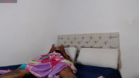 Lucas Montesori online show from October 12, 4:33 am