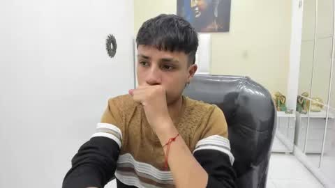 Snapshot of lucas_rivass chatting on November 12, 11:03 pm LUCAS RIVAS online show from November 12, 11:03 pm