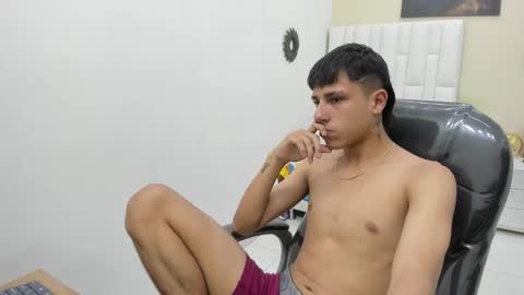 Snapshot of lucas_rivass chatting on November 15, 10:59 pm LUCAS RIVAS online show from November 15, 10:59 pm