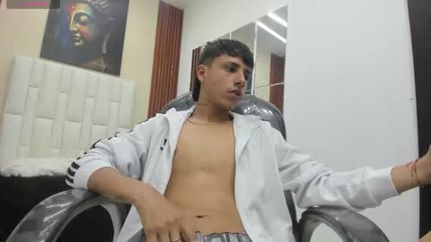 Snapshot of lucas_rivass chatting on November 29, 10:57 pm LUCAS RIVAS online show from November 29, 10:57 pm