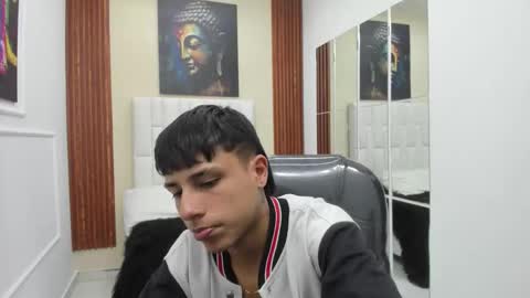 Snapshot of lucas_rivass chatting on December 4, 9:45 pm LUCAS RIVAS online show from December 4, 9:45 pm