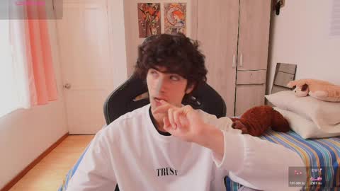 lucas_xo online show from April 9, 6:02 pm