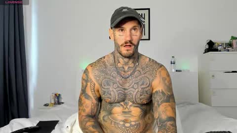 lucasexclusive online show from November 6, 6:25 am