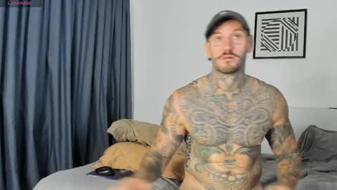 lucasexclusive online show from December 22, 5:15 am