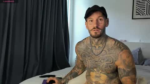 lucasexclusive online show from January 18, 4:27 am