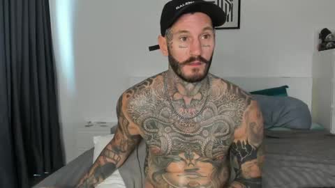 lucasexclusive online show from April 21, 6:09 am