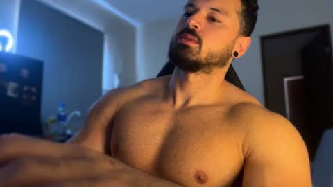 lucasfit24 online show from November 3, 4:19 pm