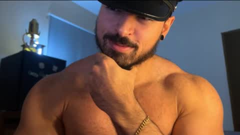 lucasfit24 online show from November 11, 12:43 am