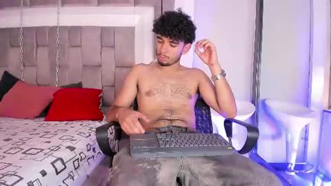 lucasthomson_ online show from July 12, 4:03 am