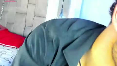 lucasthomson_ online show from July 19, 4:05 am