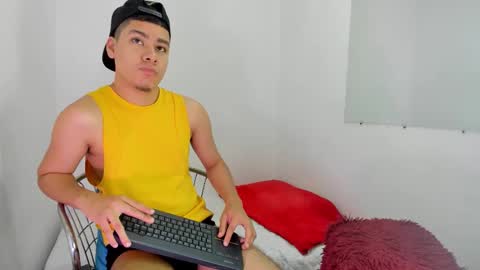 LUCAS TORREZ online show from February 6, 2:42 pm