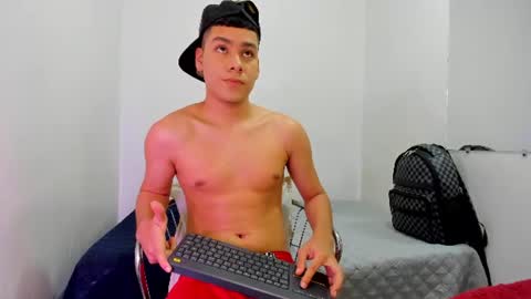 Snapshot of lucastorrez01 chatting on June 11, 11:25 pm LUCAS TORREZ online show from June 11, 11:25 pm