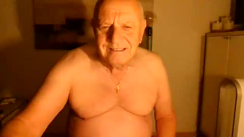 Snapshot of lucbottom031249 chatting on July 21, 1:19 am lucbottom031249 online show from July 21, 1:19 am