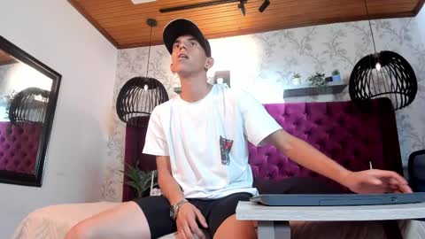 Lucca Moreti online show from April 7, 3:29 am