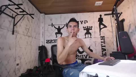 Lucca Moreti online show from April 13, 3:34 am