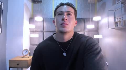 Snapshot of luccagrey chatting on November 8, 12:16 pm luccagrey online show from November 8, 12:16 pm