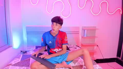 Snapshot of luccas_ferreira chatting on October 21, 7:14 pm Luccas Ferreira online show from October 21, 7:14 pm