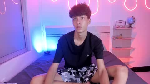 Snapshot of luccas_ferreira chatting on November 4, 7:57 pm Luccas Ferreira online show from November 4, 7:57 pm