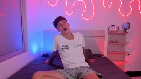 Snapshot of luccas_ferreira chatting on November 7, 7:25 pm Luccas Ferreira online show from November 7, 7:25 pm