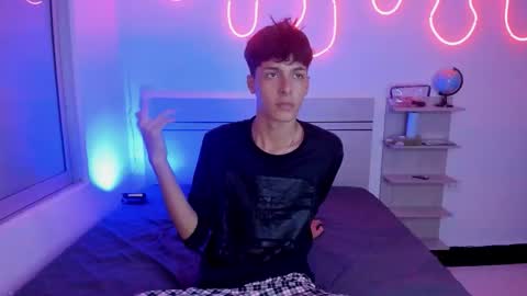 Snapshot of luccas_ferreira chatting on November 16, 7:08 pm Luccas Ferreira online show from November 16, 7:08 pm