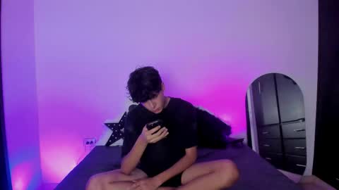 Snapshot of luccas_ferreira chatting on January 15, 8:12 pm Luccas Ferreira online show from January 15, 8:12 pm