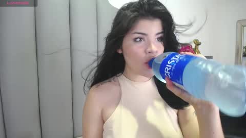 Snapshot of luccy21_ chatting on May 21, 1:51 pm lucy online show from May 21, 1:51 pm